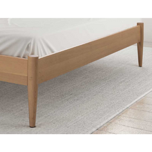 Berkley Oak Bedstead