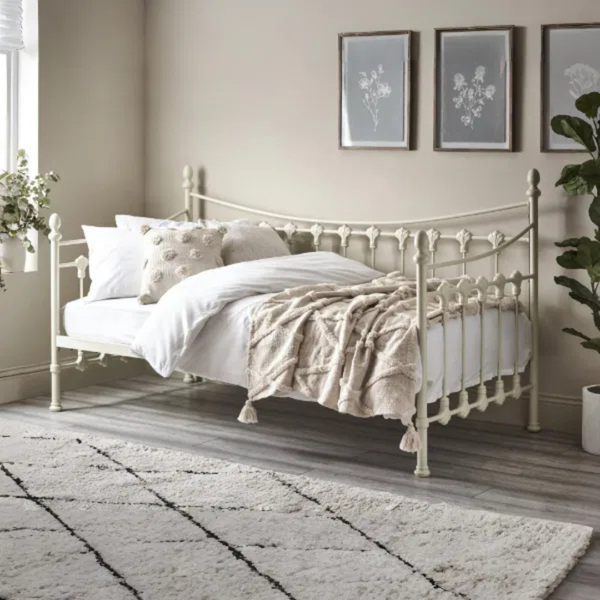 Brittany Day Bed