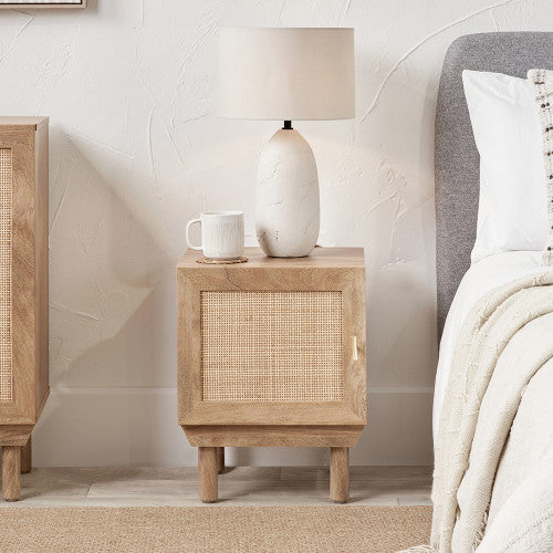 Henrik 1 door bedside