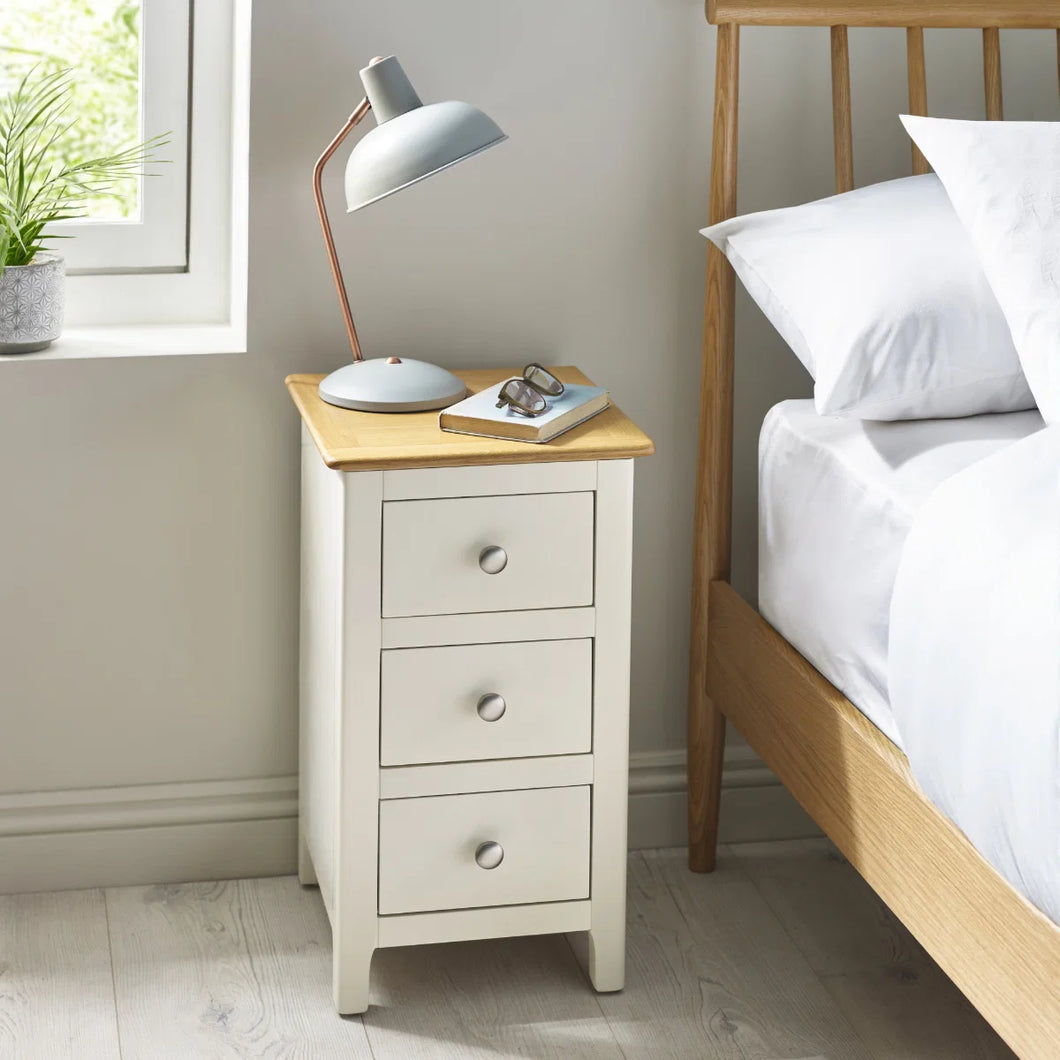 3-drawer bedside table with oak-effect top and white frame, round metal knobs